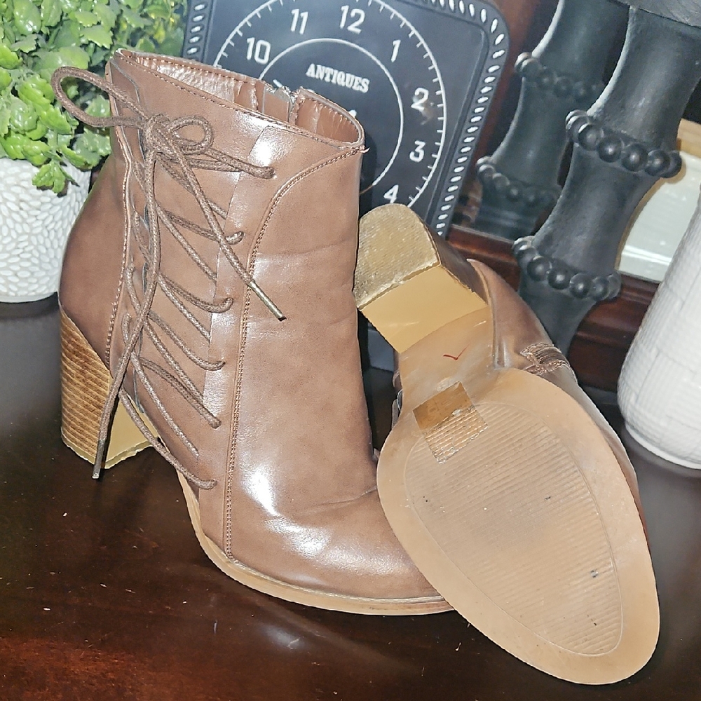 Pierre Dumas Brown Lace-Up Block Heel Ankle Boots